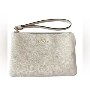 Coach Wristlet in Cream 6.1/2”x 4” Pre-loved